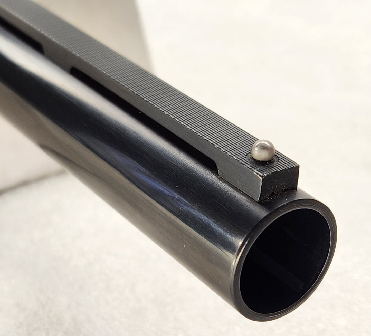 Remington 870 28" Barrel 12 Ga Vent Rib Fixed Mod Choke 2 3/4 WU *NICE*