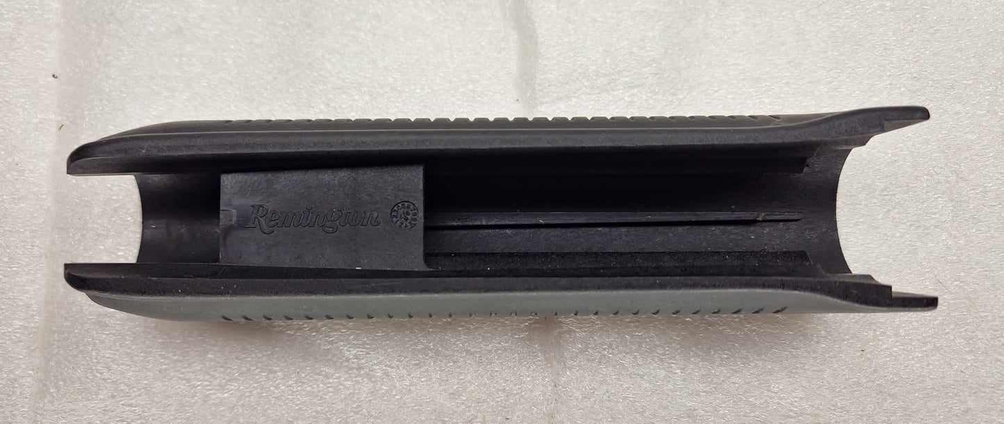 Remington 870 12 Ga Synthetic Stock Forend Set w/Mounting Screw OIN