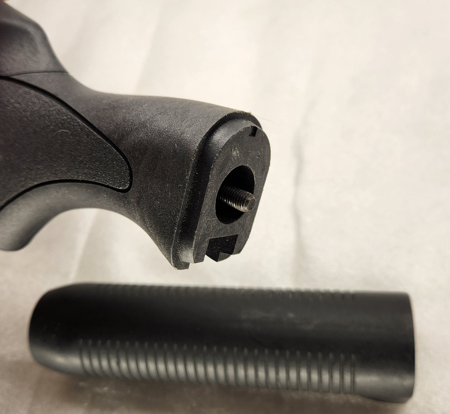 Remington 870 12 Ga Synthetic Stock Forend Set w/Mounting Screw OIN